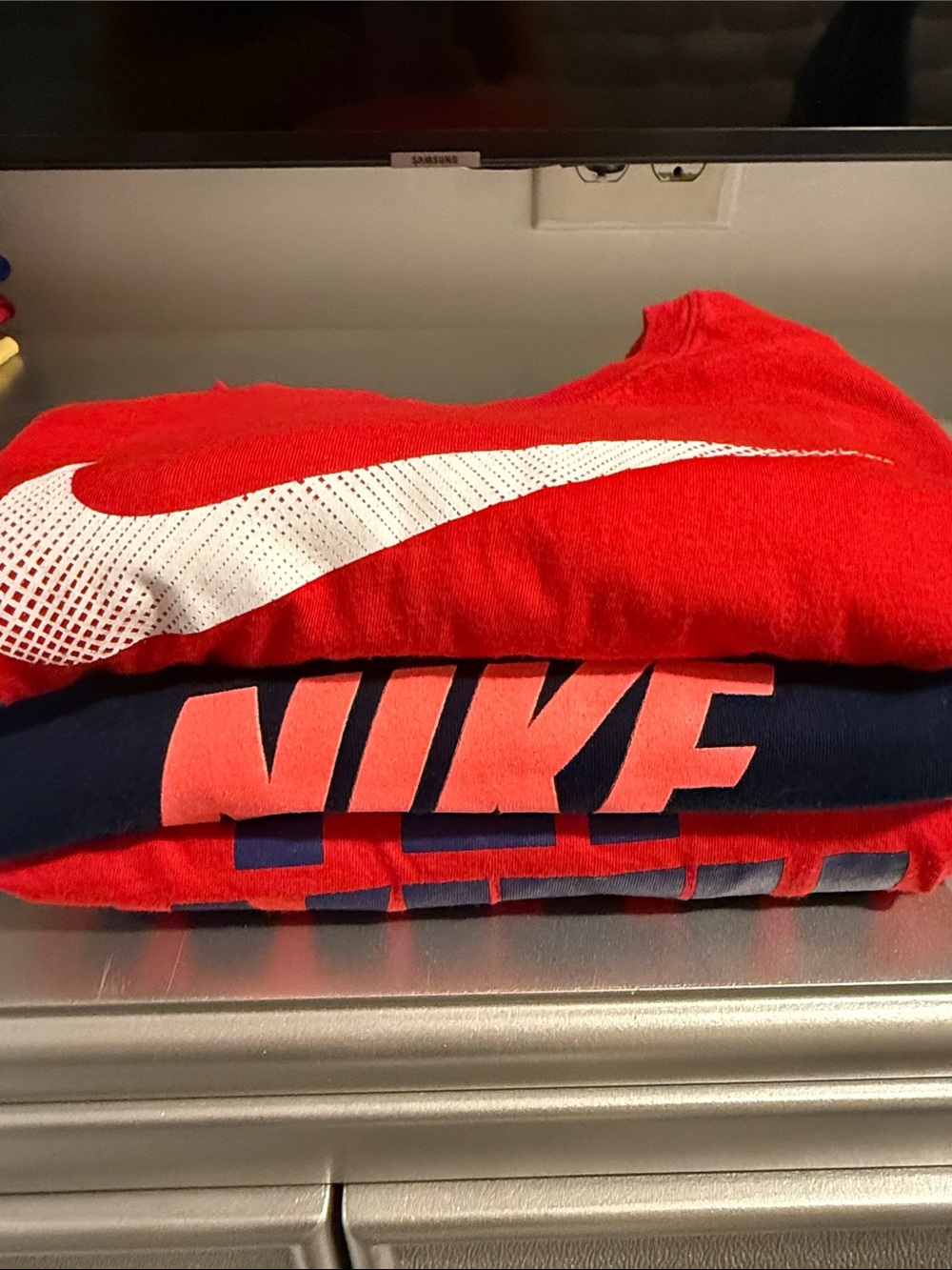Boys Nike tshirts sz L